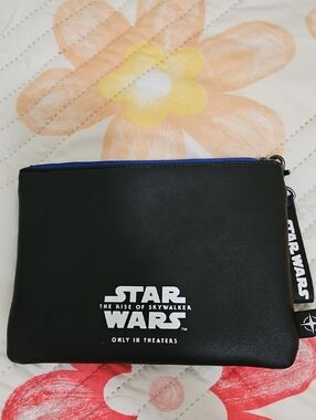 Star Wars The Rise of Skywalker Black Pouch with Blue Zip